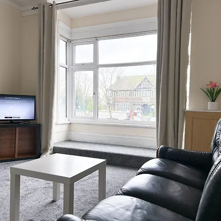 Apartamento Lovely 2-bed In *