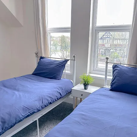 Lovely 2-bed In Apartamento